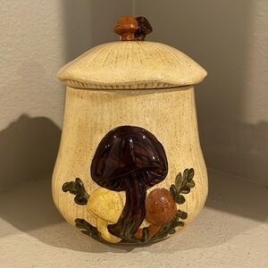 VTG- Arnels Merry Mushroom 🍄‍🟫 10.5” Kitchen Canister